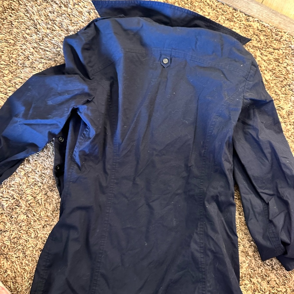 Express form fitting button up - Picture 4 of 4